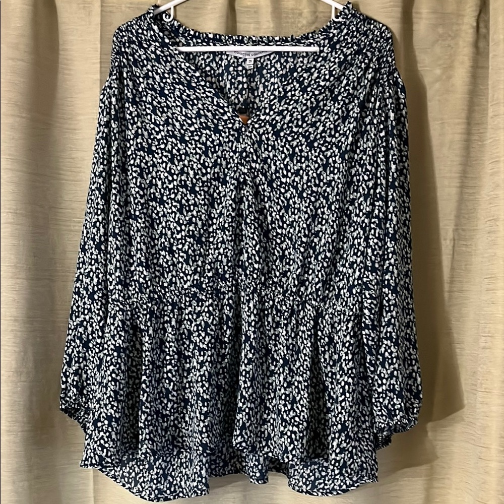 Black Relaxed Blouse with Tie Front and Long Sleeves